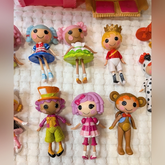 Mini Lalaloopsy Sew Sweet House Playhouse & 11 Mini Lalaloopsy Dolls & Bike - Picture 6 of 10